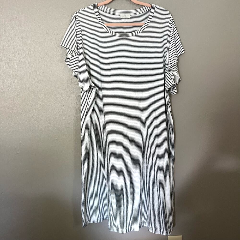 T.LA Black and White striped ruffle sleeve shirt dress Size 2XL Casual
